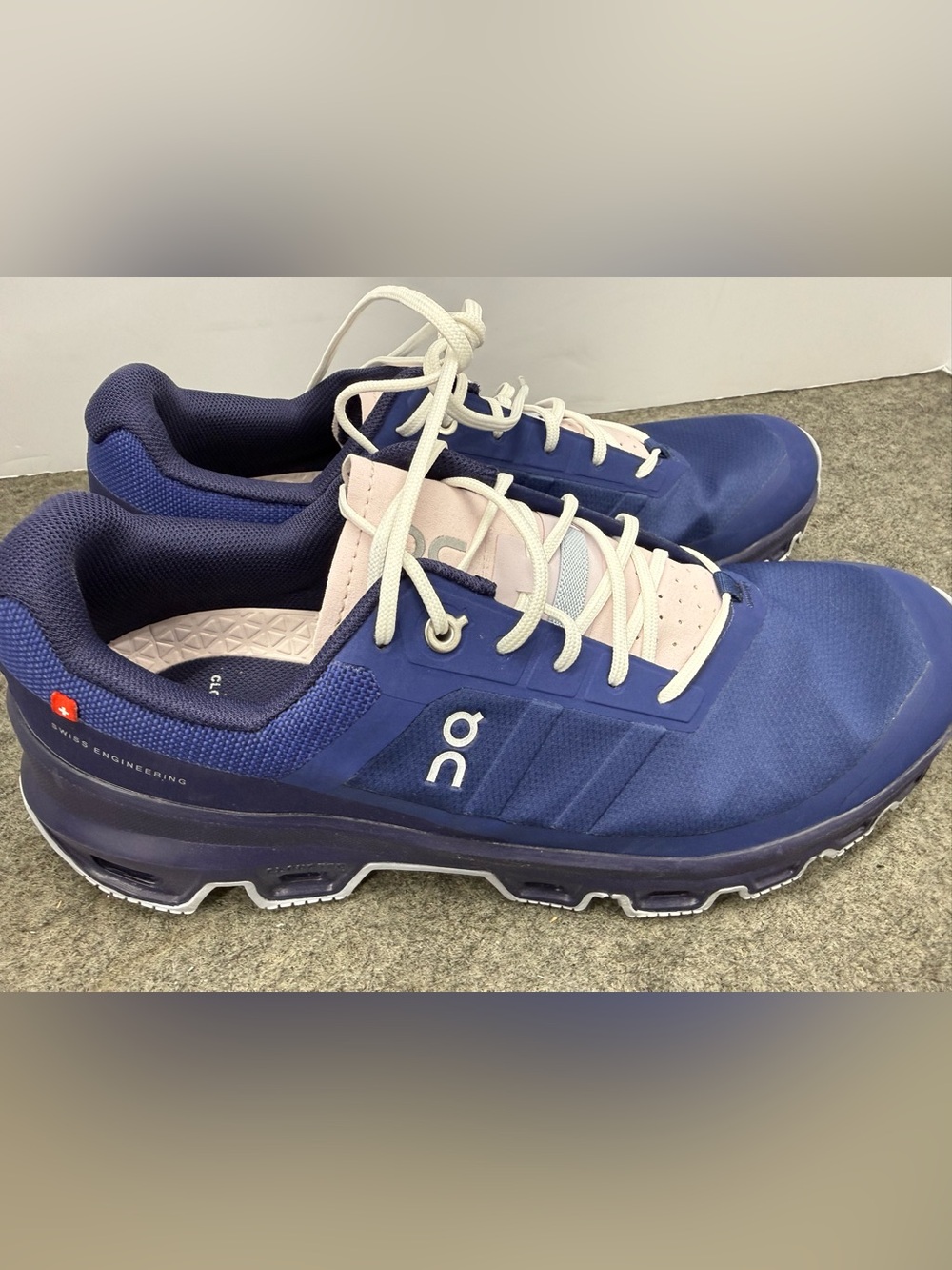 On Cloudventure Women’s Trail Running Shoes – Size 9.5